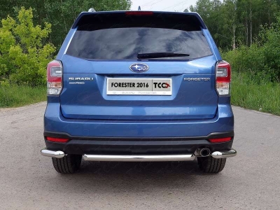 Защита заднего бампера центральная 60 мм ТСС для Subaru Forester 2016-2018